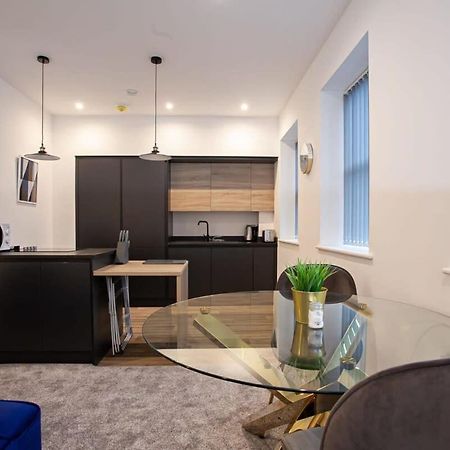 Lovely Open Plan 1 Bedroom Apartment In Bolton Exteriér fotografie