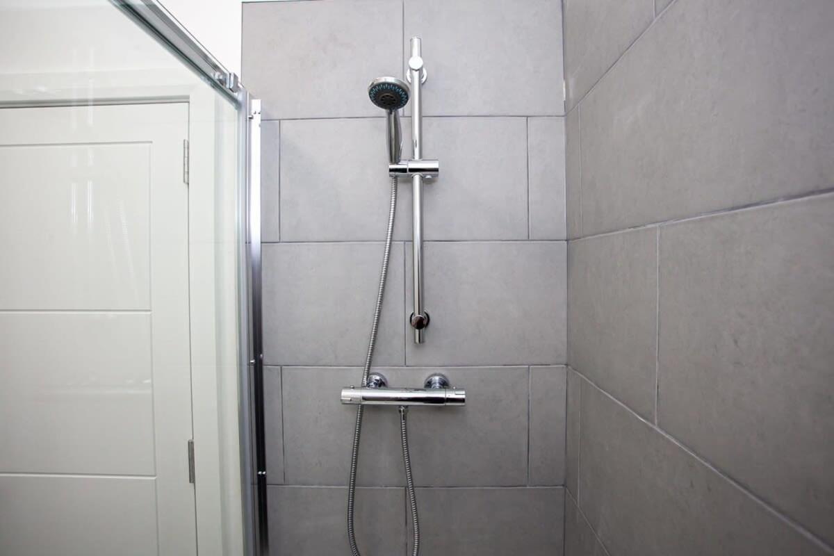 Lovely Open Plan 1 Bedroom Apartment In Bolton Exteriér fotografie