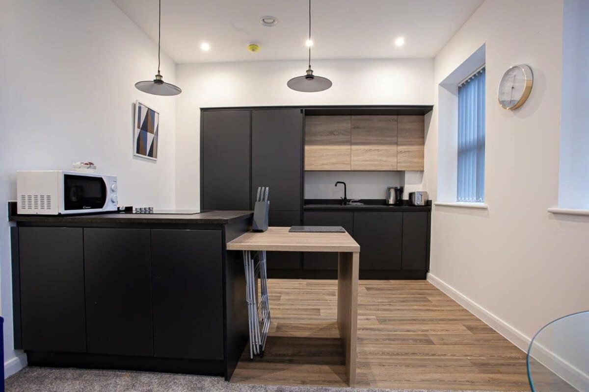 Lovely Open Plan 1 Bedroom Apartment In Bolton Exteriér fotografie
