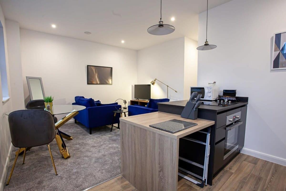 Lovely Open Plan 1 Bedroom Apartment In Bolton Exteriér fotografie